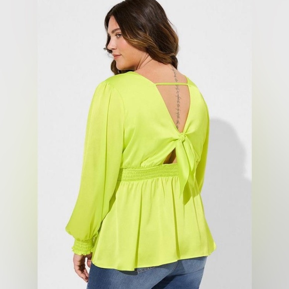 Torrid Satin Surplice Tie Cut Out Back Long Sleeve Blouse Plus Size 3X Lime - Picture 1 of 9